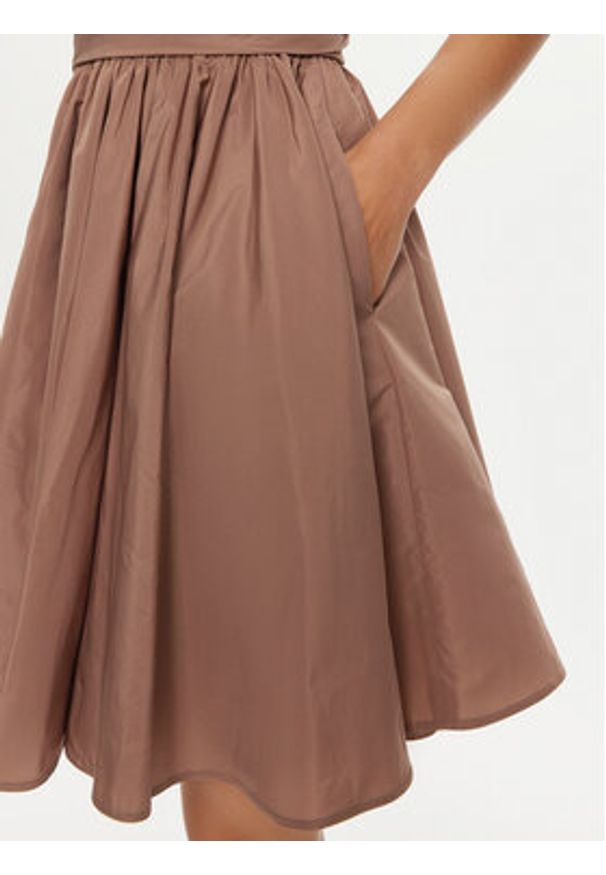 Pinko - PINKO Sukienka koktajlowa Casalfermo 102777 Y3LE Brązowy Regular Fit. Kolor: brązowy. Materiał: syntetyk. Styl: wizytowy