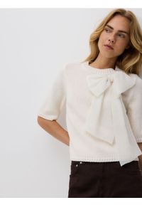Reserved - Sweter z wełną - kremowy. Kolor: kremowy. Materiał: wełna