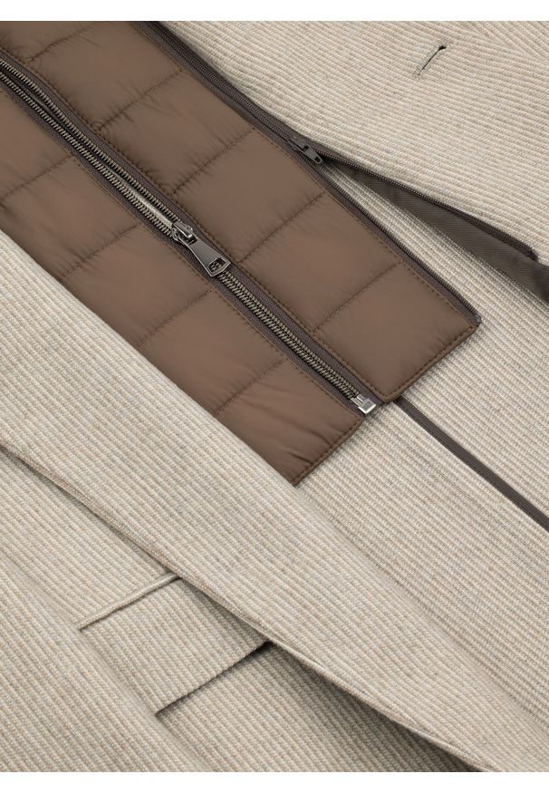 Pako Lorente - PAKO LORENTE - Beżowa marynarka męska z odpinaną stójką. Okazja: na co dzień. Typ kołnierza: kołnierzyk stójkowy. Kolor: beżowy. Materiał: poliester, wełna. Sezon: jesień. Styl: casual