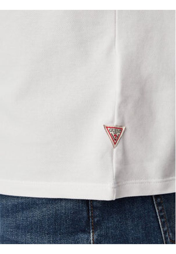 Guess Polo M6YP28 K4475 Biały Slim Fit. Typ kołnierza: polo. Kolor: biały. Materiał: bawełna