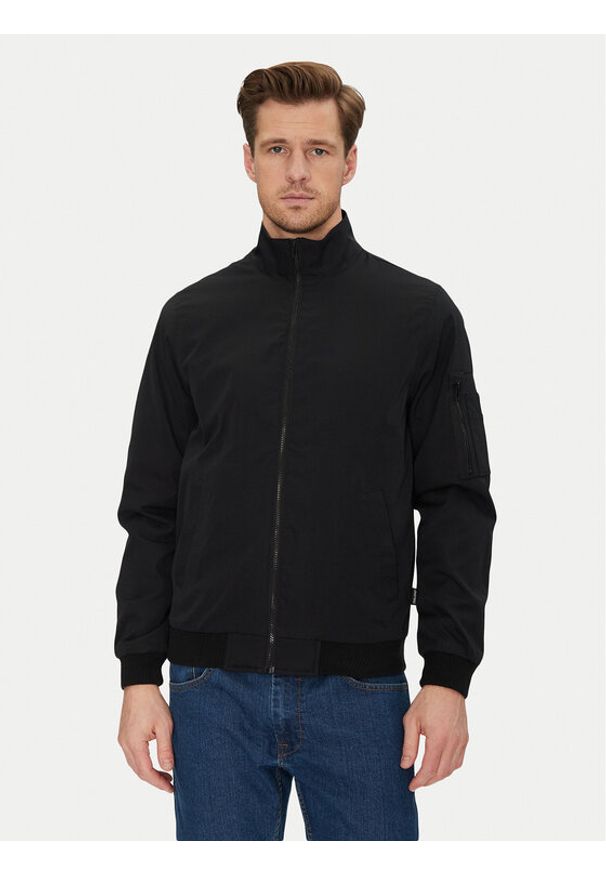 Blend Kurtka bomber 20717872 Czarny Regular Fit. Kolor: czarny. Materiał: syntetyk