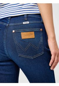 Wrangler - WRANGLER DAMSKIE SPODNIE JEANSOWE WRANGLER SIENNA WEATHERED RINSE 112362642 #2