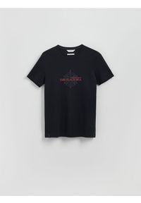 Reserved - T-shirt slim fit z nadrukiem - czarny. Kolor: czarny. Materiał: bawełna. Wzór: nadruk