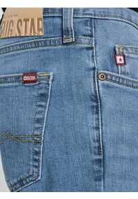Big-Star - Jeansy męskie z przetarciami niebieskie Terry Carrot 133. Okazja: na co dzień. Stan: obniżony. Kolor: niebieski. Styl: casual #6