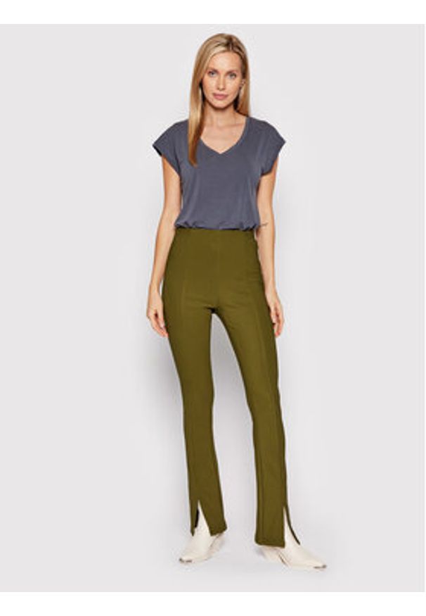 Vero Moda T-Shirt Filli 10247666 Szary Regular Fit. Kolor: szary. Materiał: syntetyk