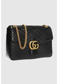 Gucci - GUCCI Skórzana duża torebka GG Marmont. Kolor: czarny. Wzór: jodełka. Materiał: skórzane. Rozmiar: duże. Rodzaj torebki: na ramię #7
