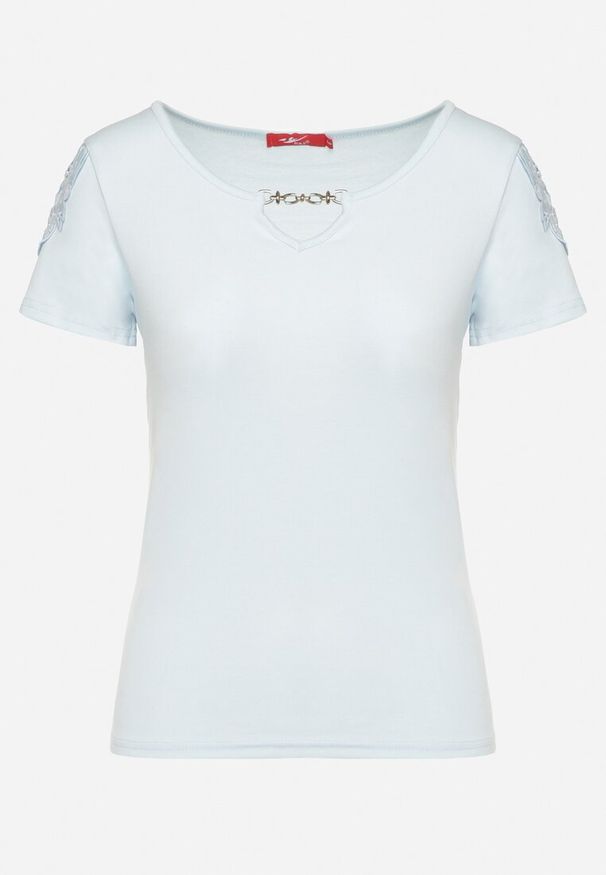 Born2be - Jasnoniebieski Bawełniany T-shirt z Łańcuszkiem i Koronką Liraveira. Okazja: na co dzień. Typ kołnierza: okrągły. Kolor: niebieski. Materiał: koronka, bawełna. Długość rękawa: krótki rękaw. Długość: krótkie. Wzór: koronka. Styl: klasyczny, casual, elegancki
