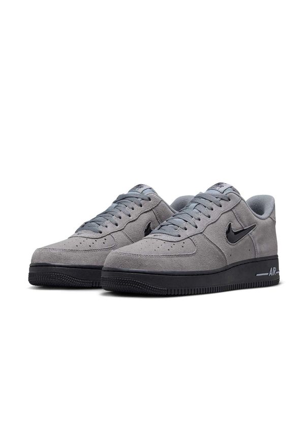 Buty Sportowe Męskie Nike Air Force 1 na co dzień. Okazja: na co dzień. Zapięcie: sznurówki. Kolor: wielokolorowy. Materiał: materiał, syntetyk. Szerokość cholewki: normalna. Model: Nike Air Force. Sport: turystyka piesza