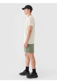 4f - 4F Spodenki casual męskie - oliwkowe S. Kolor: brązowy, oliwkowy, wielokolorowy. Materiał: materiał, bawełna, poliester. Długość: krótkie #2