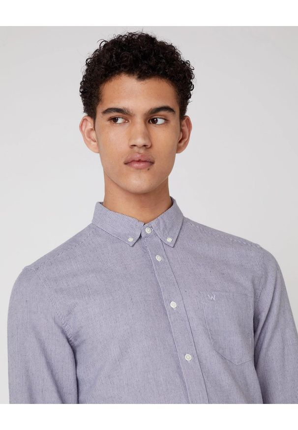 Wrangler - WRANGLER LS1PKT BUTTON DOWN MĘSKA KOSZULA LUNAR ROCK GREY W5F33ZXKH 112130121. Typ kołnierza: button down. Styl: rockowy