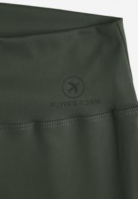 Born2be - Ciemnozielone Legginsy w Stylu Basic z Wyszczuplającym Pasem Samertes. Okazja: do pracy, na co dzień, na spacer. Stan: podwyższony. Kolor: zielony. Długość: krótkie. Styl: casual #8