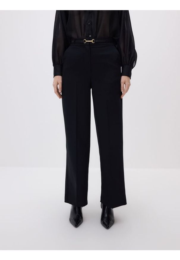 Reserved - Spodnie z paskiem - czarny. Kolor: czarny. Materiał: tkanina, wiskoza