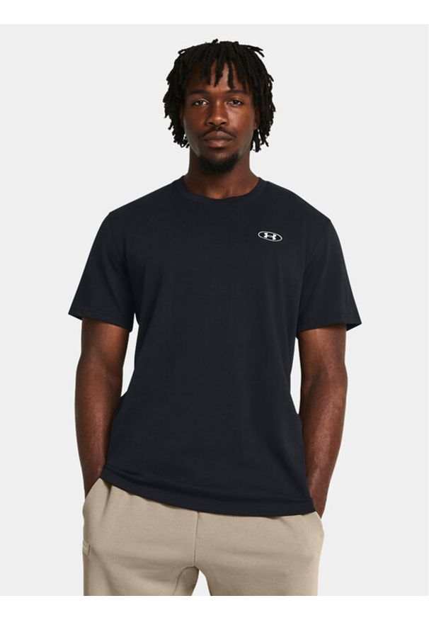 Under Armour T-Shirt Ua Hw Lc Patch Ss 1382902-001 Czarny Loose Fit. Kolor: czarny. Materiał: syntetyk