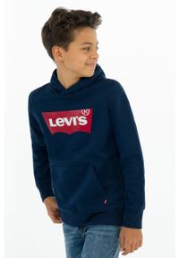 Levi's® - Levi's Bluza dziecięca kolor granatowy z kapturem z nadrukiem. Okazja: na spotkanie biznesowe, na co dzień. Typ kołnierza: kaptur. Kolor: niebieski. Materiał: dzianina. Wzór: nadruk. Styl: biznesowy, casual #2