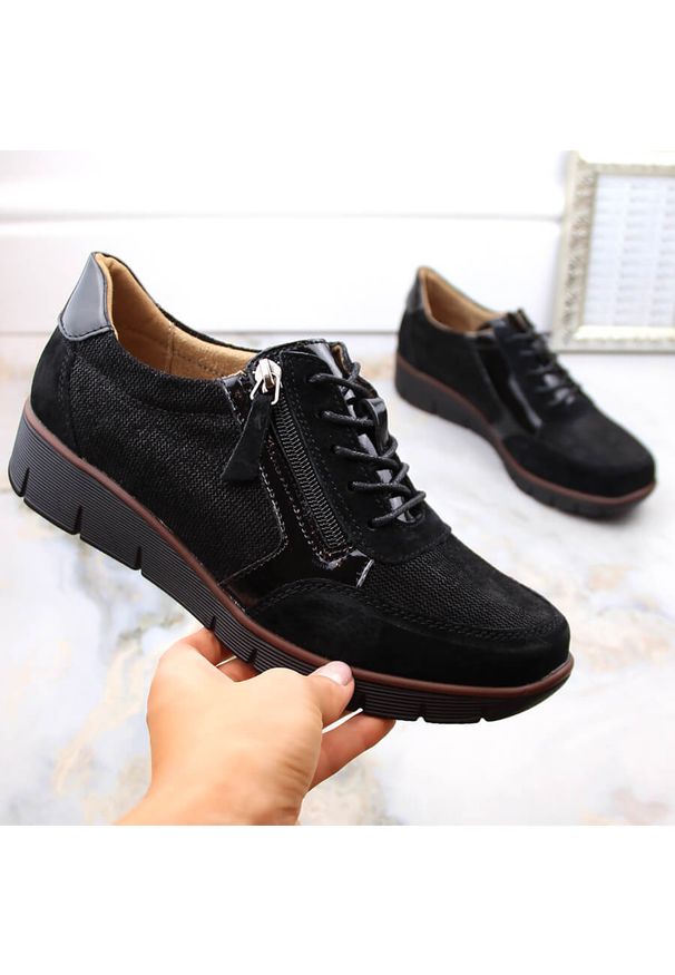 Skórzane półbuty damskie na koturnie czarne Filippo DP4912. Kolor: czarny. Materiał: skóra. Obcas: na koturnie