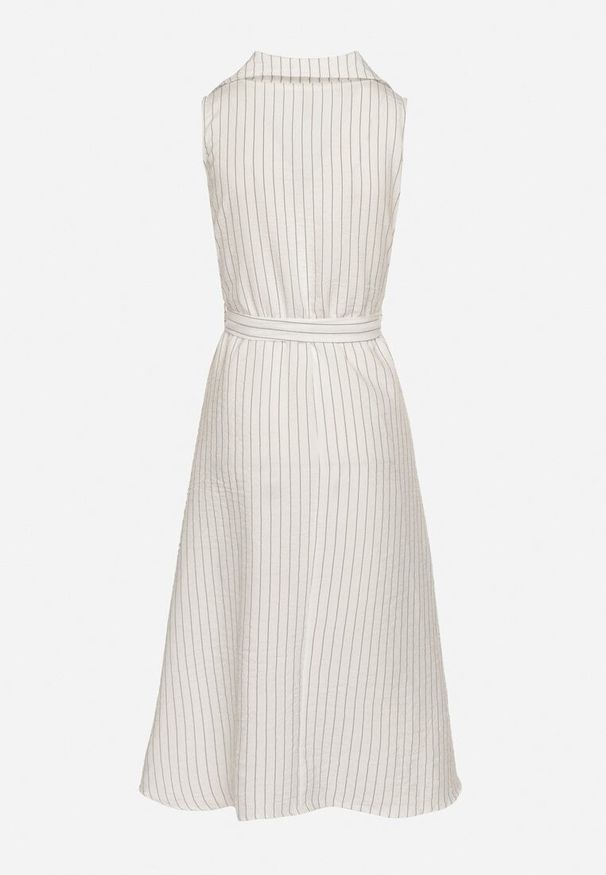 Born2be - Biała Sukienka o Koszulowym Kroju Bez Rękawów z Wiązanym Paskiem Liriora. Okazja: na co dzień. Typ kołnierza: dekolt w kształcie V. Kolor: biały. Długość rękawa: bez rękawów. Typ sukienki: koszulowe. Styl: klasyczny, casual