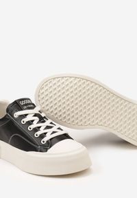 Born2be - Czarne Sneakersy w Całości ze Skóry Naturalnej na Niewysokiej Platformie Suakia. Nosek buta: okrągły. Zapięcie: sznurówki. Kolor: czarny. Materiał: skóra. Obcas: na platformie #2
