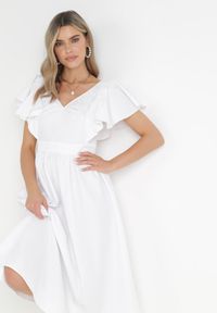 Born2be - Biała Sukienka Midi z Falbanami przy Ramionach Happisa. Typ kołnierza: kołnierz z falbankami. Kolor: biały. Styl: elegancki. Długość: midi #3