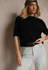 Renee - Czarny Sweter o Fasonie T-shirtu z Wełną Dannirae. Okazja: na co dzień. Kolor: czarny. Materiał: wełna. Długość rękawa: krótki rękaw. Długość: krótkie. Styl: elegancki, casual #3