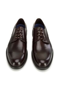 Wittchen - Męskie buty derby skórzane na grubej podeszwie brązowe. Okazja: do pracy. Zapięcie: sznurówki. Kolor: brązowy. Materiał: skóra. Styl: klasyczny, elegancki
