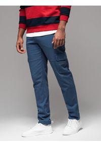 Ombre Clothing - Męskie spodnie cargo STRAIGHT LEG z zapinanymi na zamek kieszeniami – ciemnoniebieskie V1. Kolor: niebieski. Materiał: bawełna, elastan, materiał. Styl: elegancki