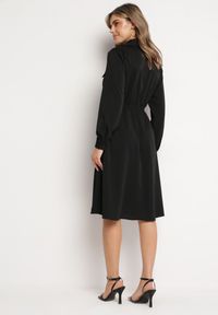 Born2be - Czarna Sukienka Koszulowa z Paskiem z Klamrą Unebia. Kolor: czarny. Typ sukienki: koszulowe #7