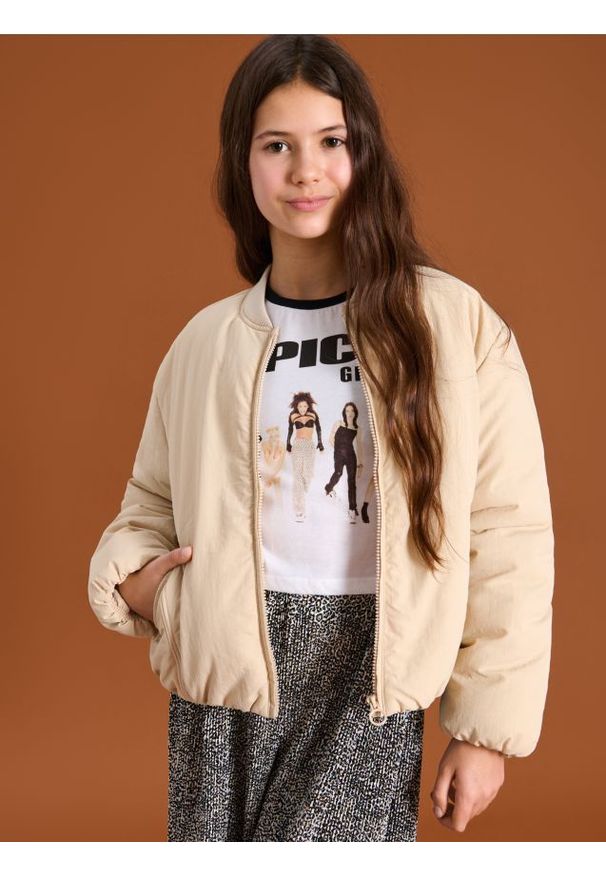 Sinsay - Kurtka bomber - kremowy. Kolor: kremowy. Materiał: tkanina