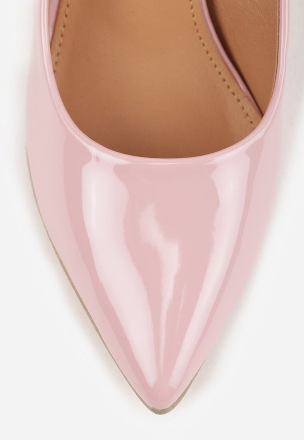 Renee - Różowe Szpilki Vices w Klasycznym Stylu Naolita. Kolor: różowy. Wzór: gładki, aplikacja. Obcas: na szpilce. Styl: klasyczny