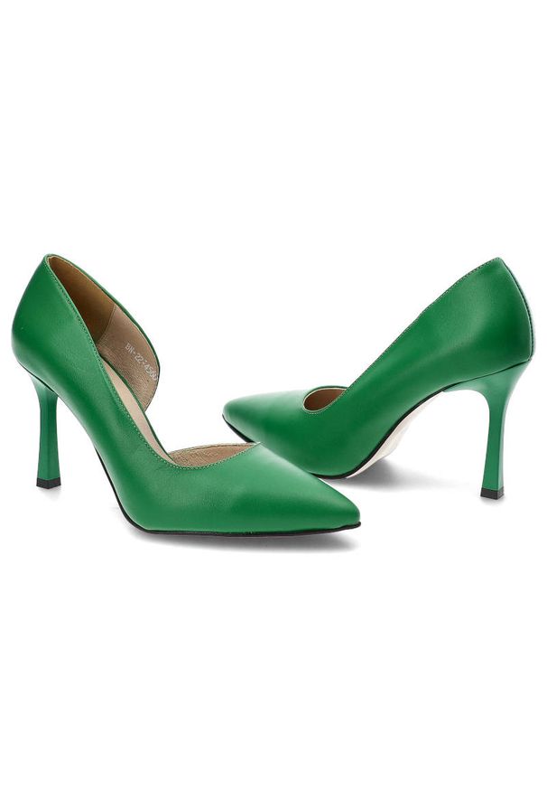 Zielone Szpilki Karino Eleganckie Skórzane Buty. Okazja: na imprezę. Zapięcie: bez zapięcia. Kolor: zielony. Materiał: skóra. Szerokość cholewki: normalna. Obcas: na szpilce. Styl: elegancki