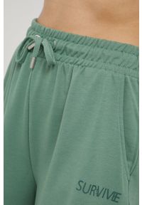 Only Play szorty damskie kolor zielony gładkie high waist. Stan: podwyższony. Kolor: zielony. Materiał: dzianina. Wzór: gładki