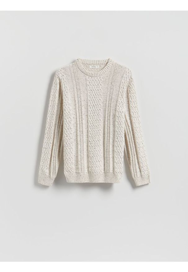 Reserved - Sweter z dekoracyjnym splotem - złamana biel. Materiał: bawełna, dzianina. Wzór: ze splotem