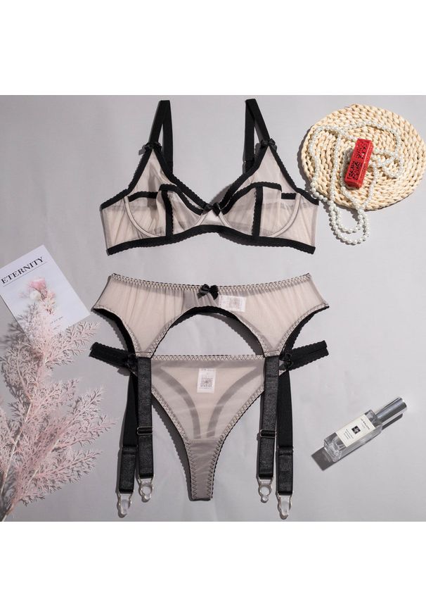 Intica - Komplet bielizny z geometrycznymi detalami Melek. Kolor: wielokolorowy. Materiał: materiał. Wzór: geometria