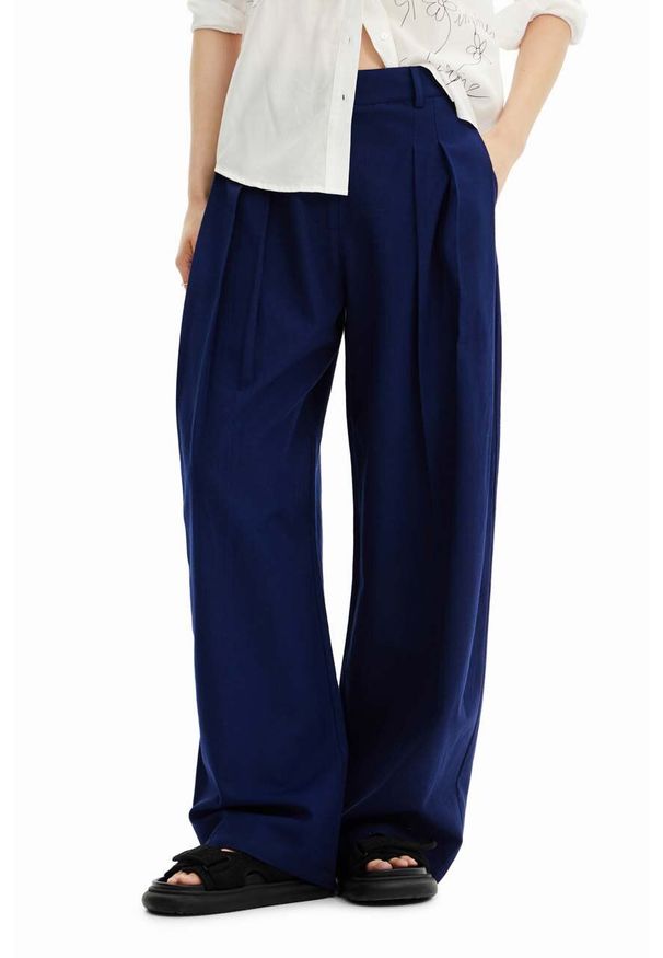 Desigual spodnie z domieszką lnu kolor granatowy szerokie medium waist. Kolor: niebieski. Materiał: len