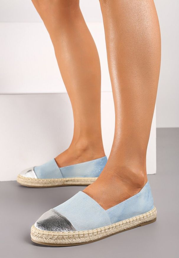 Renee - Jasnoniebieskie Espadryle z Ozdobnym Noskiem na Plecionej Podeszwie Effiel. Kolor: niebieski. Materiał: jeans. Sezon: lato. Styl: wakacyjny, klasyczny, elegancki