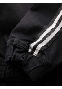 Ombre Clothing - Jeansowe joggery męskie z lampasami – czarne V2 - Rozmiar: XXL. Okazja: na co dzień. Kolor: czarny. Materiał: jeans. Styl: retro, sportowy, casual #9