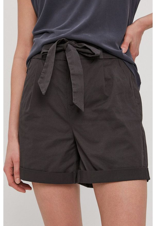 Vero Moda Szorty damskie kolor szary gładkie high waist. Okazja: na co dzień. Stan: podwyższony. Kolor: szary. Materiał: bawełna. Wzór: gładki. Styl: casual