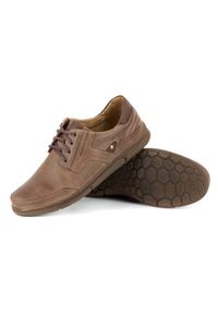 Polbut Buty męskie casual J55 brązowe. Okazja: na co dzień. Kolor: brązowy. Materiał: jeans, skóra. Sezon: jesień, wiosna. Styl: casual #6
