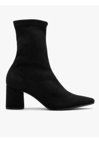 Ryłko - Elastyczne botki na obcasie z noskiem w szpic. Kolor: czarny. Materiał: syntetyk. Szerokość cholewki: normalna. Obcas: na obcasie. Styl: street. Wysokość obcasa: średni #1