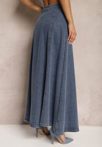 Renee - Granatowa Rozkloszowana Spódnica Jeansowa Maxi z Bawełny z Guzikami Brissa. Kolor: niebieski. Materiał: jeans, bawełna #4