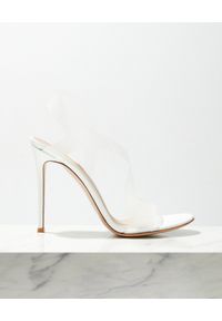 GIANVITO ROSSI - Białe sandały Metropolis. Nosek buta: otwarty. Zapięcie: pasek. Kolor: biały. Materiał: lakier #2