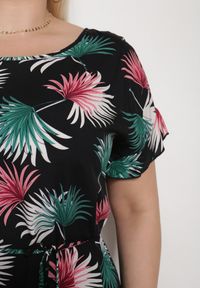 Born2be - Czarno-Zielona Bawełniana Sukienka z Florystycznym Motywem i Wiązaniem w Talii Rissani. Okazja: na randkę. Kolor: czarny. Materiał: bawełna. Sezon: lato #4
