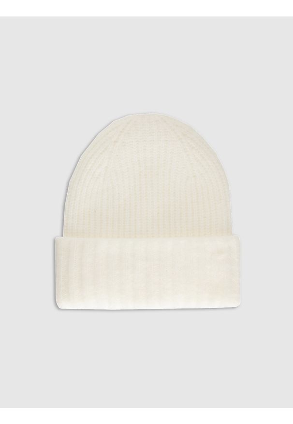 4f - 4F Czapka zimowa damska - beżowa M. Kolor: beżowy. Sezon: zima. Styl: casual, klasyczny, sportowy