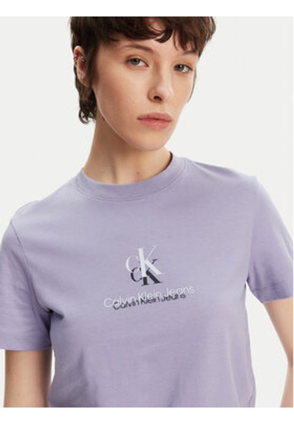 Calvin Klein Jeans T-Shirt Shadow Graphic J20J225545 Fioletowy Regular Fit. Kolor: fioletowy. Materiał: bawełna