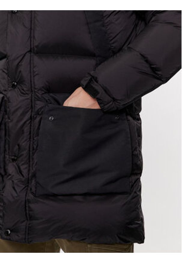 Blauer Kurtka zimowa 23WBLUK03009 Czarny Regular Fit. Kolor: czarny. Materiał: syntetyk. Sezon: zima