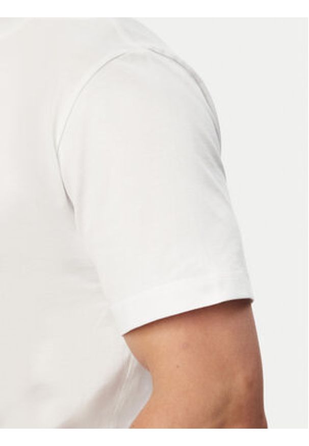 Guess T-Shirt M6GI15 K3008 Biały Regular Fit. Kolor: biały. Materiał: bawełna