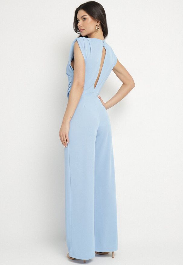 Born2be - Niebieski Kombinezon Bez Rękawów z Ozdobnym Marszczeniem Sepalene. Okazja: na co dzień. Kolor: niebieski. Długość rękawa: bez rękawów. Sezon: wiosna, lato. Styl: casual, elegancki, klasyczny