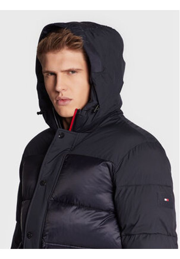TOMMY HILFIGER - Tommy Hilfiger Kurtka zimowa MW0MW28723 Granatowy Regular Fit. Kolor: niebieski. Materiał: syntetyk. Sezon: zima