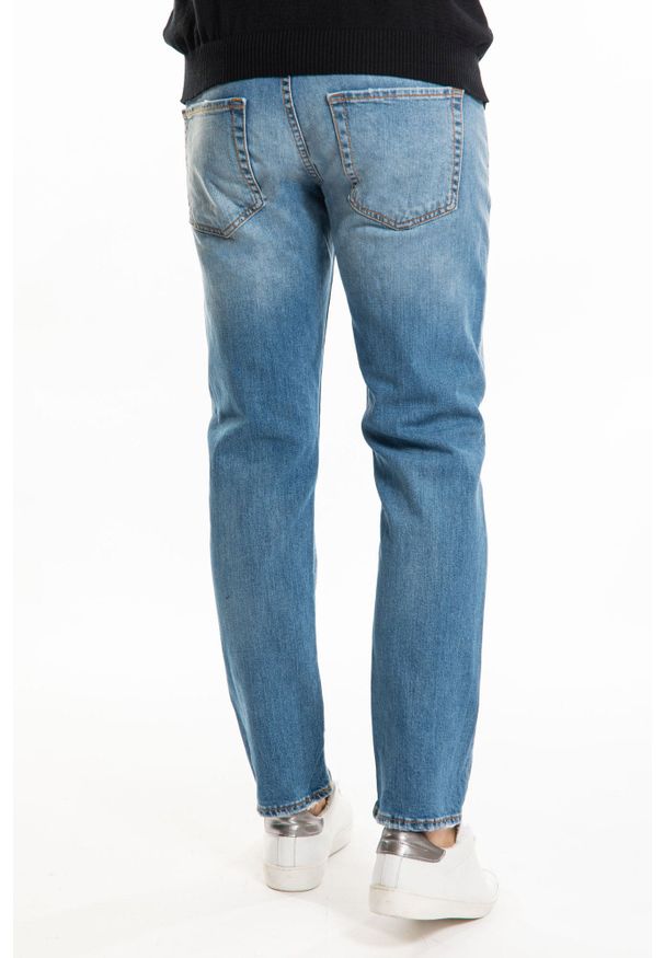Takeshy Kurosawa Jeansy "Essential" | 83349 | Essential | Mężczyzna | Niebieski. Stan: obniżony. Kolor: niebieski. Wzór: aplikacja. Styl: klasyczny