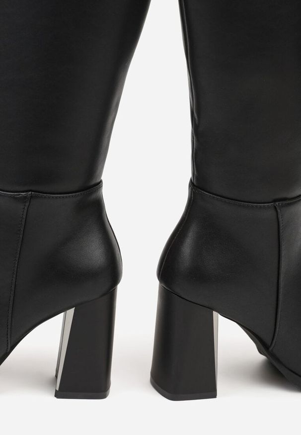 Born2be - Czarne Skórzane Kozaki VICES do Kolana na Słupku z Metaliczną Wstawką Zenalia. Okazja: do pracy. Zapięcie: pasek. Kolor: czarny. Materiał: skóra. Obcas: na słupku. Styl: elegancki, klasyczny