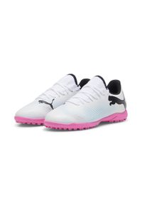 Puma - Młodzieżowe buty piłkarskie FUTURE 7 PLAY TT PUMA White Black Poison Pink. Kolor: wielokolorowy, różowy, czarny, biały. Sport: piłka nożna #1